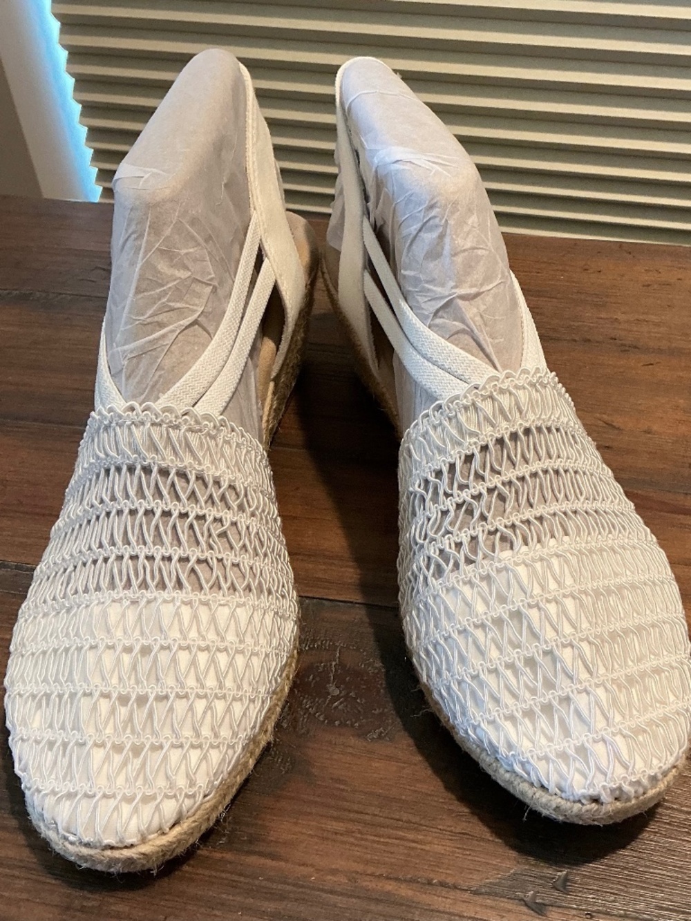 New Studio Works white espadrille sandals. Women’s  size 10